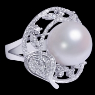 Clover  pearl  ring